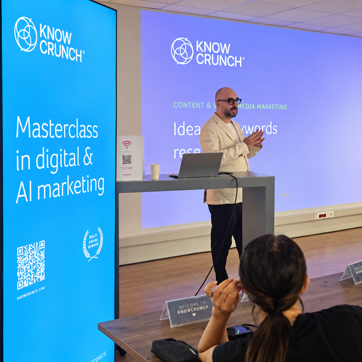 Ο Θεόδωρος Νικητόπουλος διδάσκει Digital & AI Marketing στη Knowcrunch
